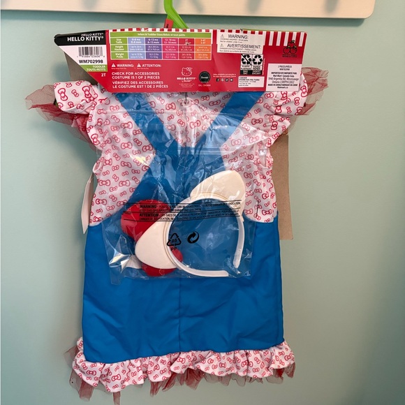 Hello Kitty Costume - Picture 4 of 6